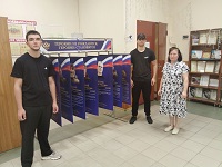 11 июля 2025 г. Обзор у стенда «Героями не рождаются, героями становятся». Старобжегокайская СБ